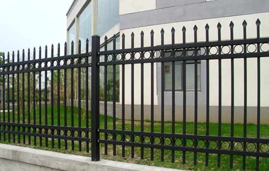 鋅鋼<a href=http://m.catalyticsinc.com target=_blank class=infotextkey>護欄</a>廠家